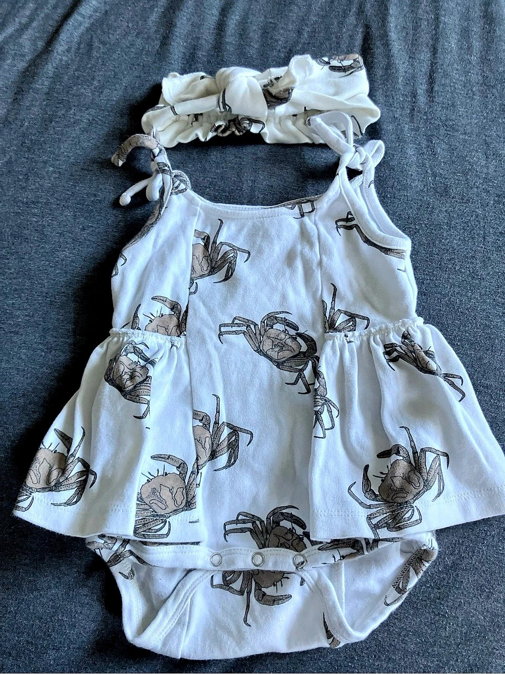 kate quinn Organic Crab Print Ruffle Romper with Headband 12-18M